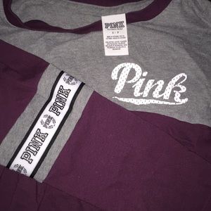 3/4 sleeve T-shirt, maroon and grey.